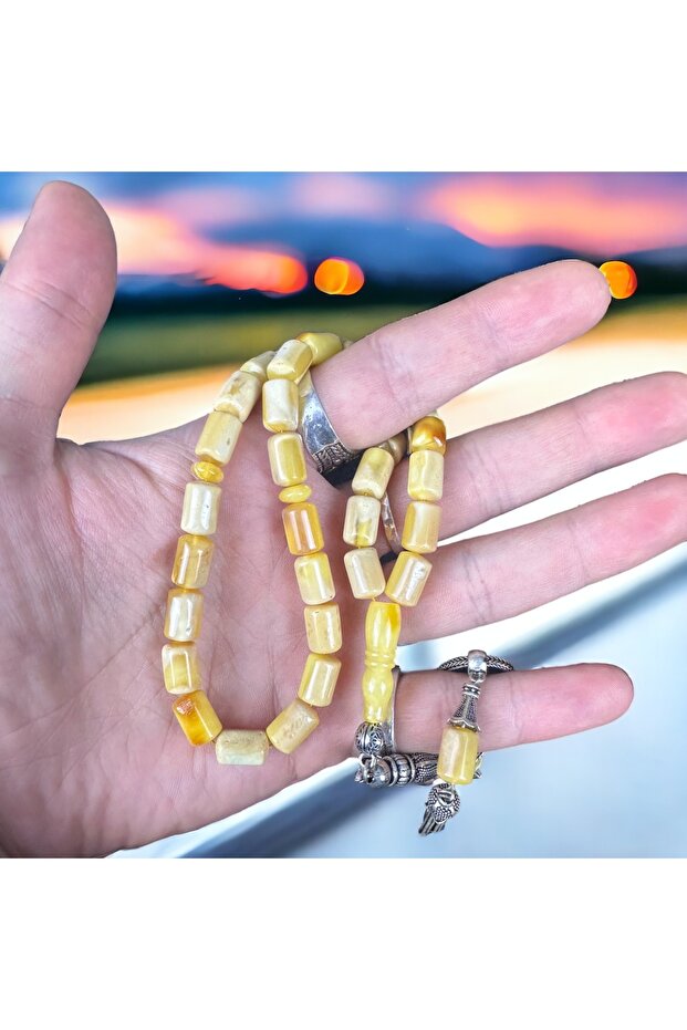 قطرة مسبحة العنبر