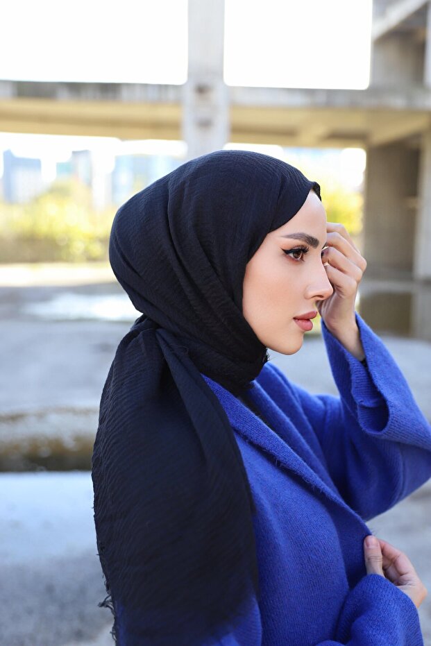 Bürümcük شال أسود