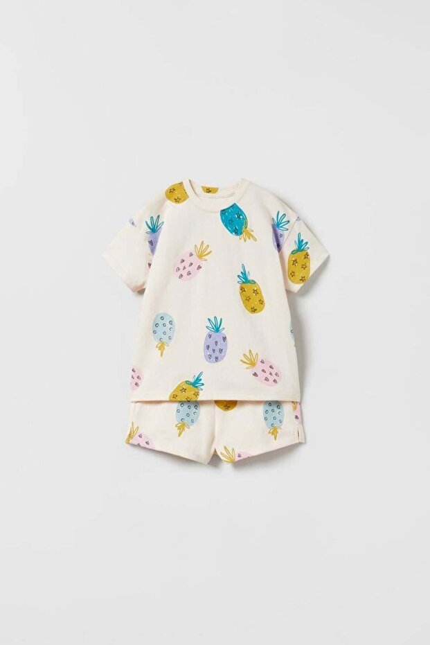Unisex Kids' Cotton Ecru Pineapple Patterned T-Shirt and Shorts Set - Summer Two-Piece Set