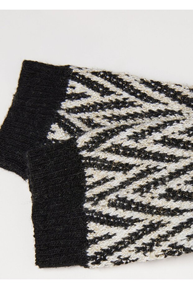 جوارب منقوشة بنمط متعرج لامع - 3