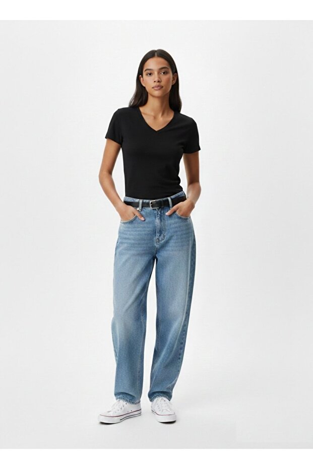 V Yaka Basic Siyah T-shırt - 1