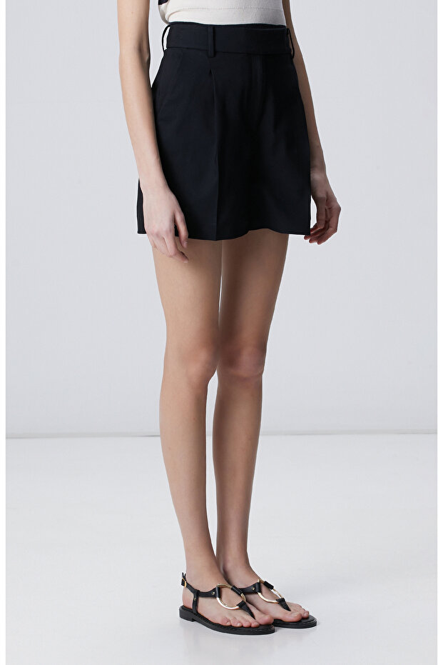 Siyah Pile Detaylı Kısa Şort - 3