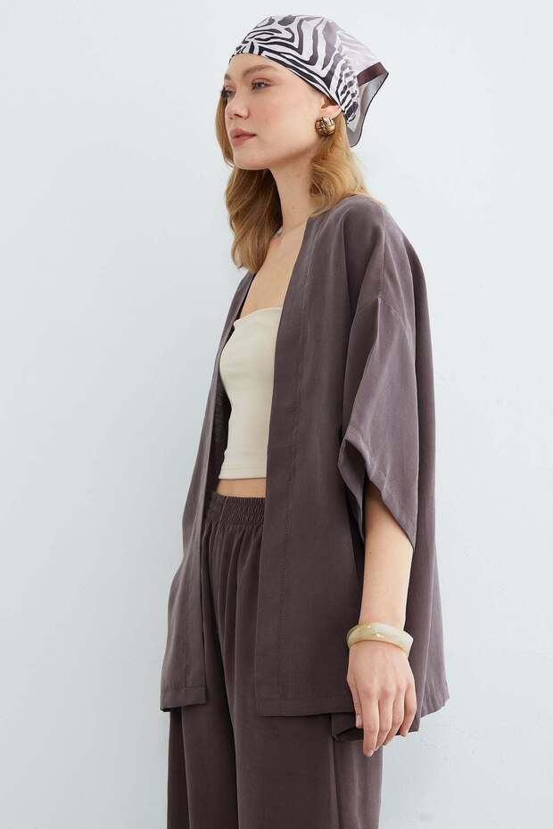 طقم كابري أساسي بأكمام فضفاضة مكون من قطعتين - 3