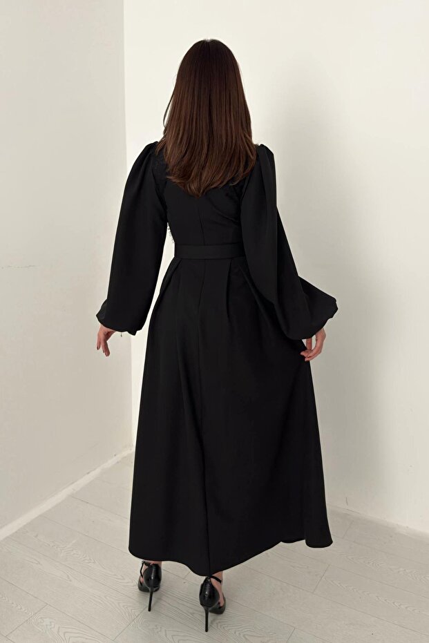 Rochie lungă cu detaliu din dantelă și curea - 5