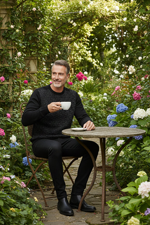 سترة منقوشة برقبة دائرية للرجال - 3