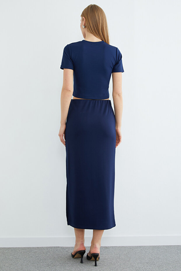 طقم من قطعتين مع تنورة مودال أساسية ذات فتحة - 8