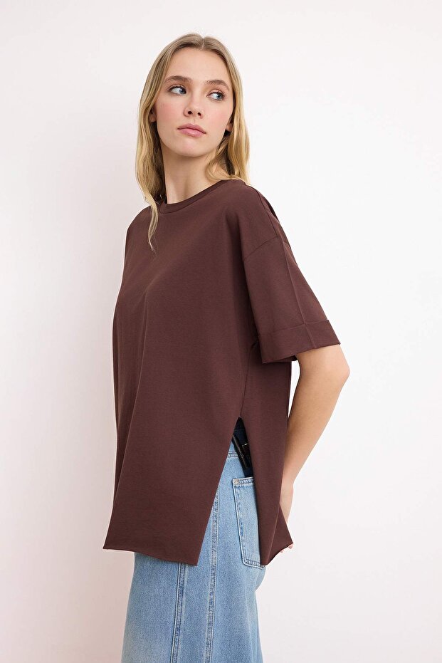 Koyu Kahverengi Çizgili Duble Kol Asimetrik Boyfriend Örme T-Shirt TWOSS20TS0828 - 1