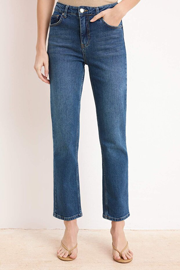 Premium Koyu Mavi More Sustainable Özel Kumaş Yüksek Bel Az Esnek Mom Jeans TWOSS26JE00113 - 3