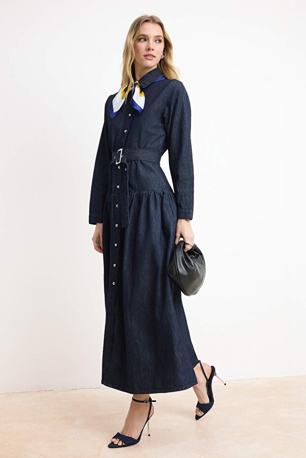 Koyu Mavi DÖKÜMLÜ Kemerli Maxi %100 Pamuk Denim Elbise TWOSS26EL00030 - 1