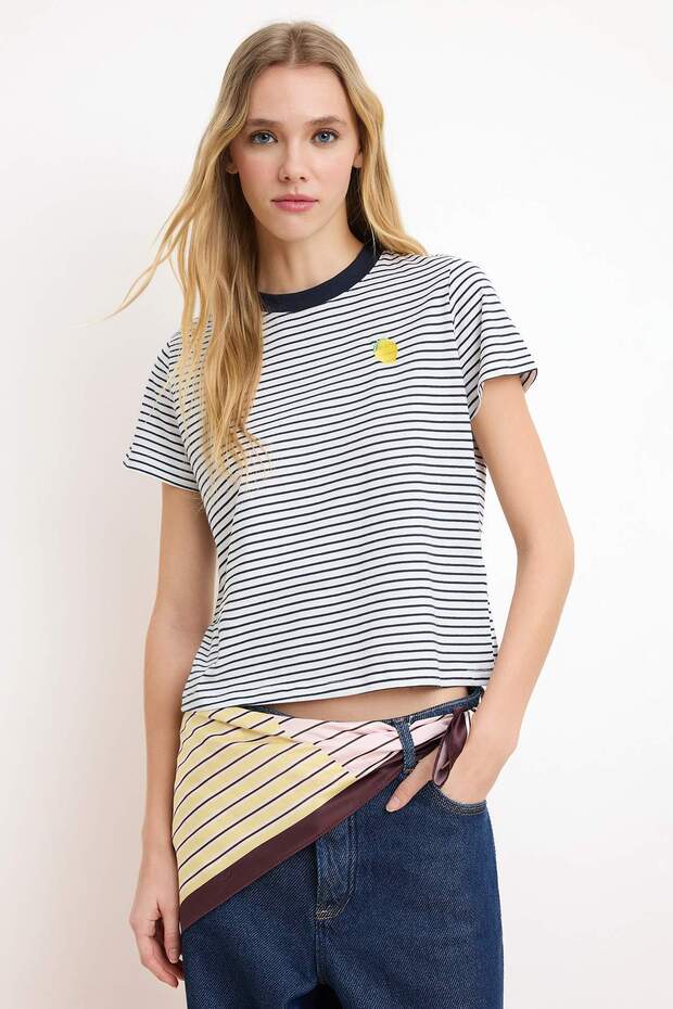 Lacivert Çizgili Regular/Normal Kalıp Nakışlı Tok %100 Pamuk Örme T-Shirt TWOSS26TS00017 - 1