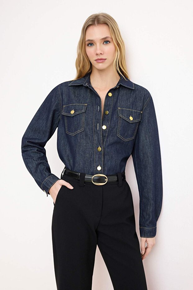 Koyu Mavi Düğme Detaylı Basic 100% Pamuk Denim Gömlek TWOSS26GO00004 - 2
