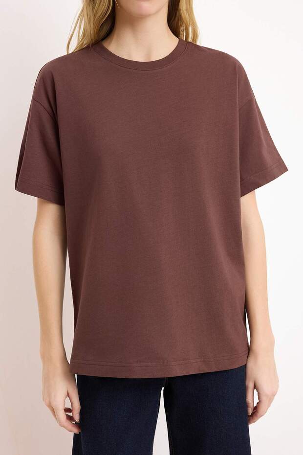 Kahverengi %100 Kalın Pamuklu Oversize/Geniş Kalıp Bisiklet Yaka Örme T-Shirt TWOSS23TS00040 - 3