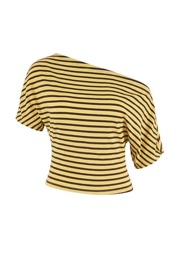 Sarı Regular/Normal Kalıp Asimetrik Yaka Büzgülü Crop/Kısa Fitilli Esnek Örme Bluz TWOSS26BZ00376 - 5