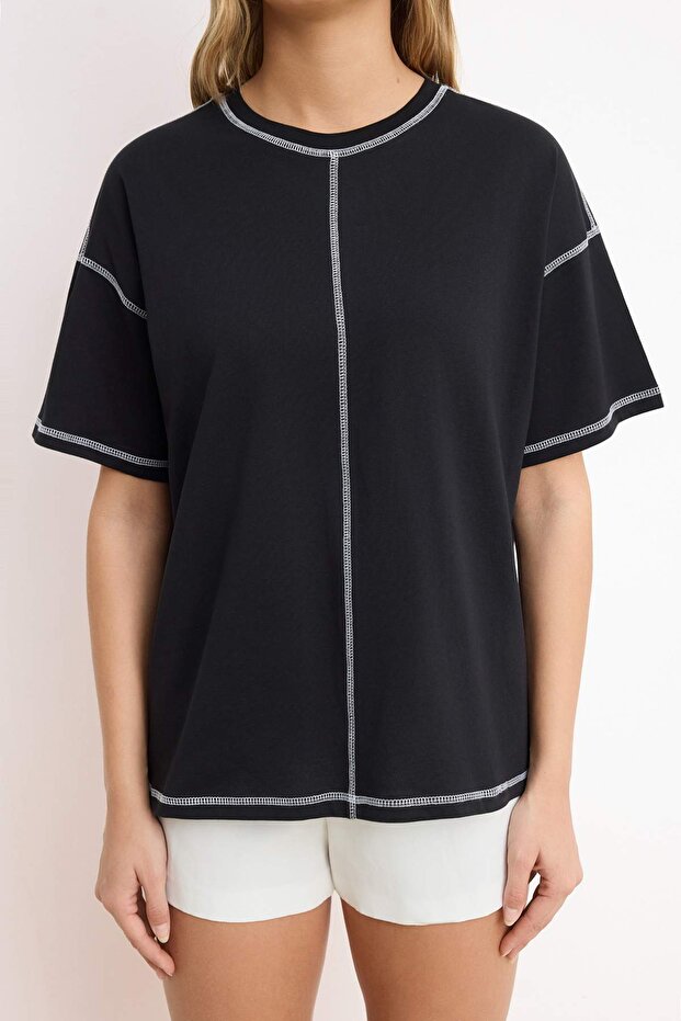 Siyah %100 Pamuk Karkoya Dikiş Detaylı Oversize/Geniş Kesim Örme T-Shirt TWOSS24TS00184 - 3