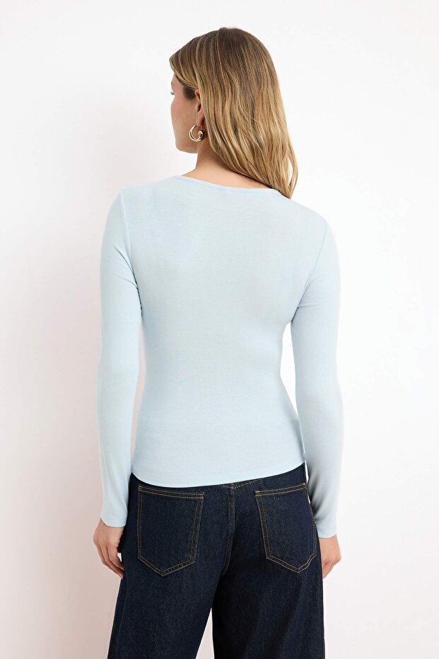 Açık/Bebe Mavi Regular/Normal Kalıp V Yaka Kısa Kollu Yumuşak Örme Bluz TWOSS26BZ00641 - 4