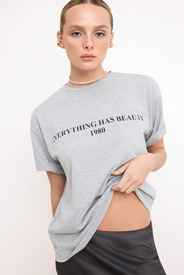 Gri Melanj %100 Pamuk Slogan Baskılı Relaxed/Geniş Rahat Kesim Örme T-Shirt TWOSS19GH0034