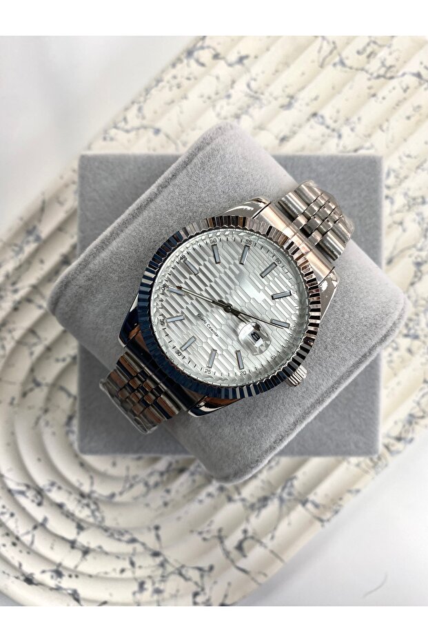Round Inside White Silver Steel Men's Wristwatch