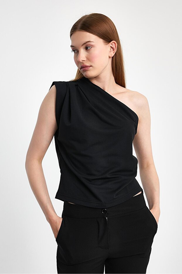 بلوزة بأكمام واحدة - 4