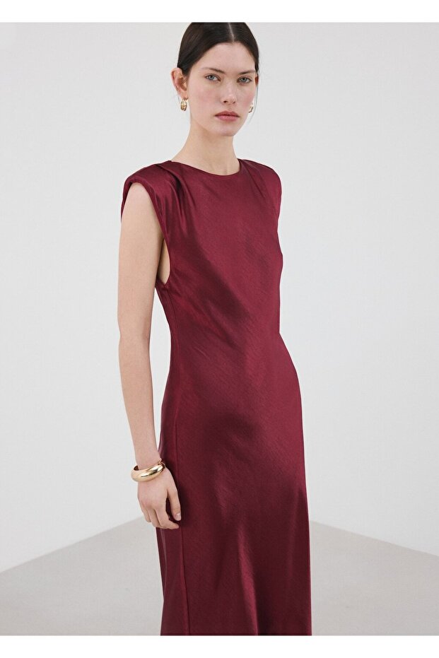 Vatkalı saten elbise - 1