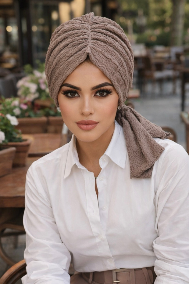 بونيه بإبزيم بلون الحجر