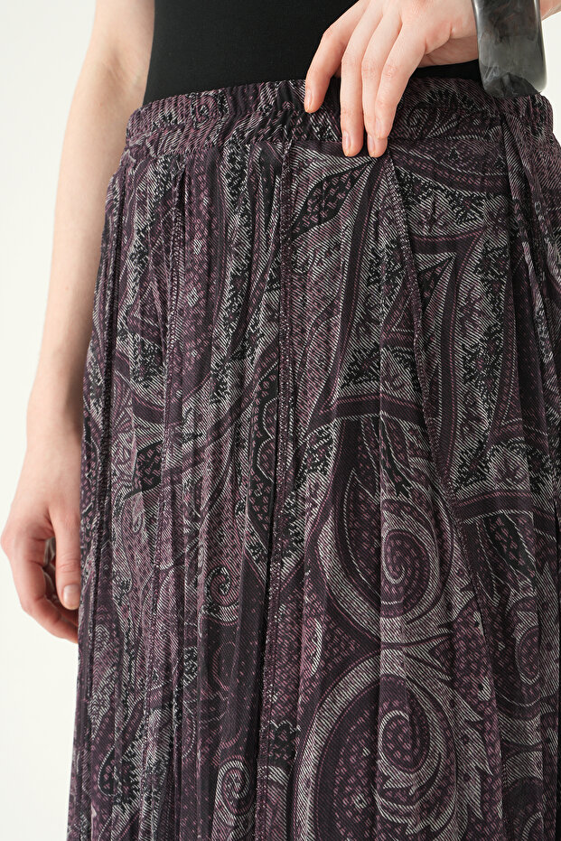 Plum Overlock Pattern Skirt 8461A - 4