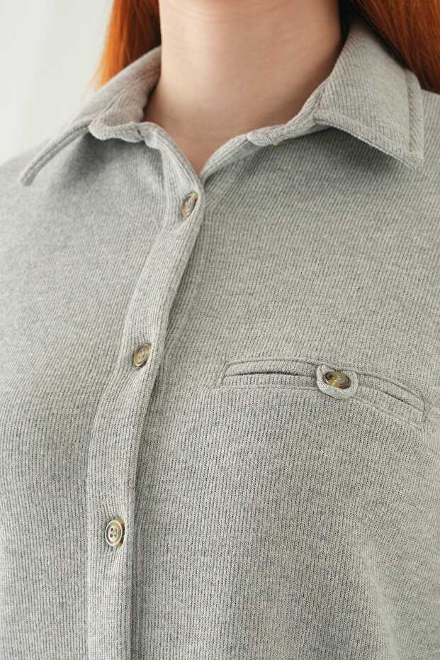 3081A قميص بأزرار أمامية باللون الرمادي - 4