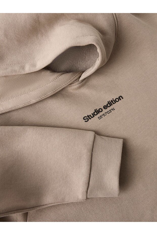 Sweatshirt mit normaler Passform - 4