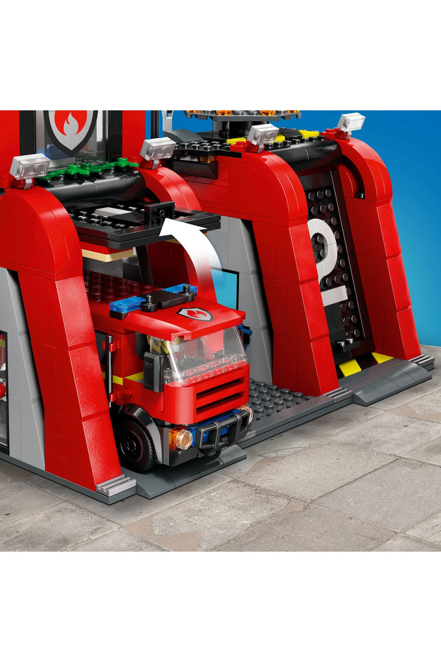 City Fire Station with Fire Engine Playset 60414 - 6