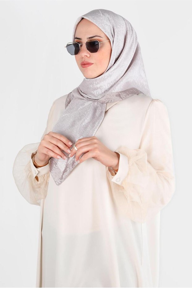 وشاح ألفينا مونوجرام 8142