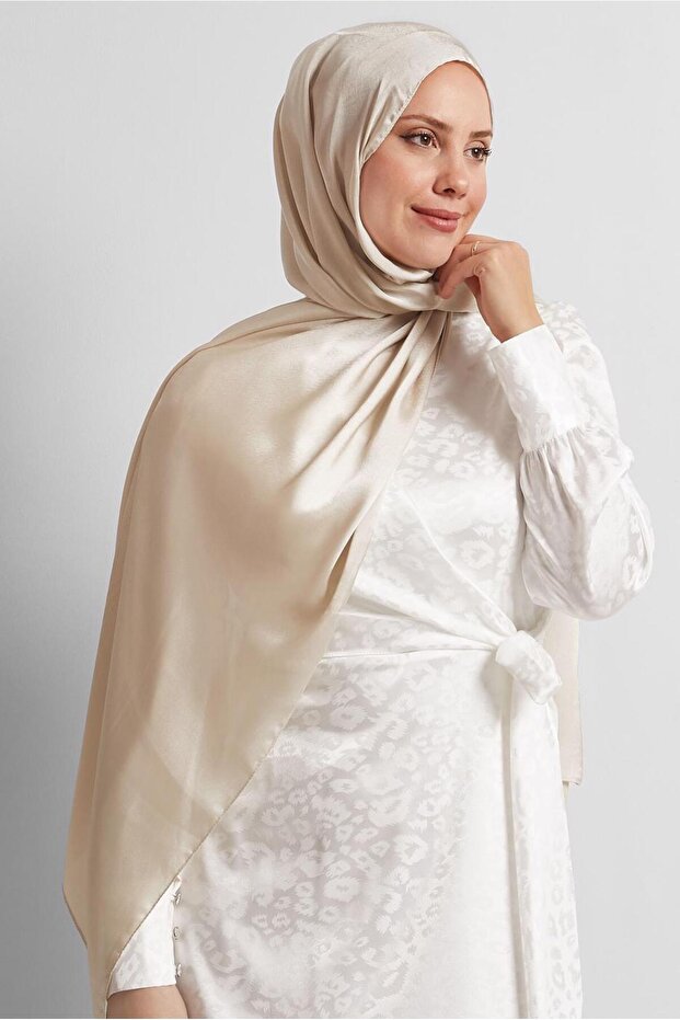 شال من الساتان 8570