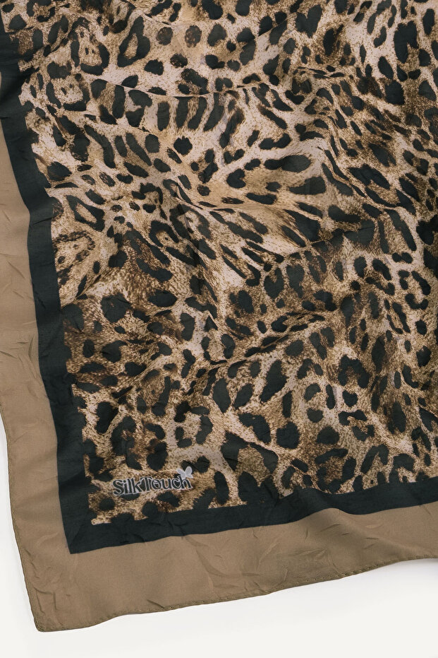 Milky Brown Leopard Patterned Scarf - 3