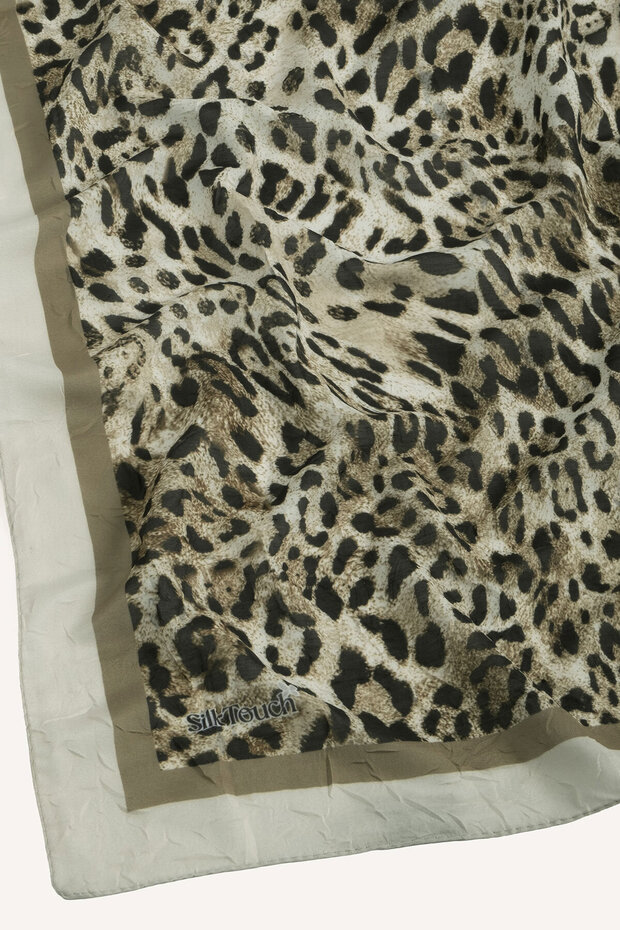 وشاح كراش منقوش بنقشة الفهد الحجري - 3