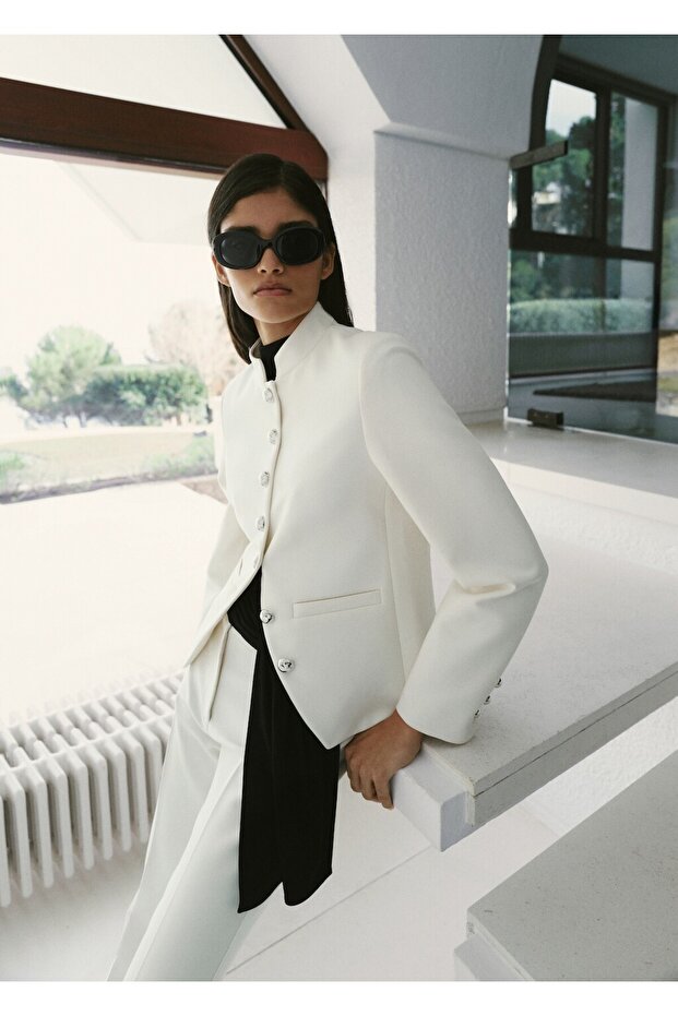 Mücevher düğmeli hakim yakalı ceket - 1