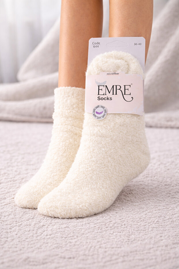 1 Pair of Women's Plush Booties Socks in Cream – Soft, Stylish, and Warm