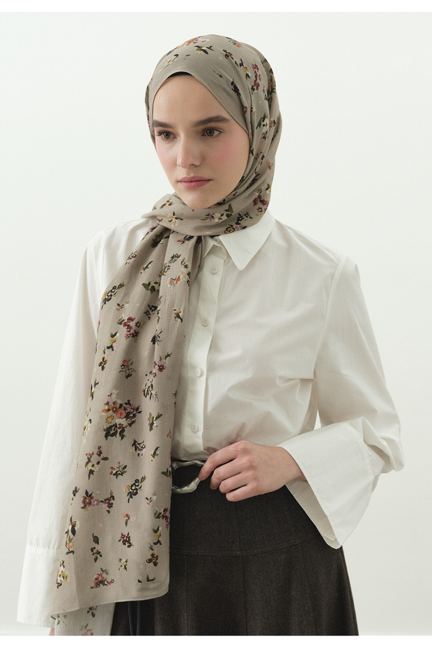 شال من القطن والفسكوز بنقشة الزهور الصغيرة - 2