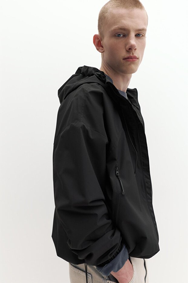 Kapüşonlu hafif yağmurluk - 4