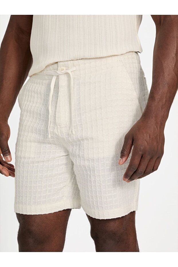 شورت بنسيج بنقش مربعات - 3