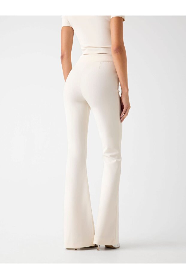 بنطلون واسع من الأسفل - 4