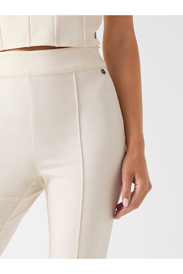 بنطلون واسع من الأسفل - 5