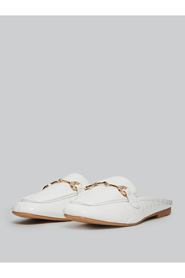 حذاء مفتوح أبيض بنقشة جلد التمساح - 2