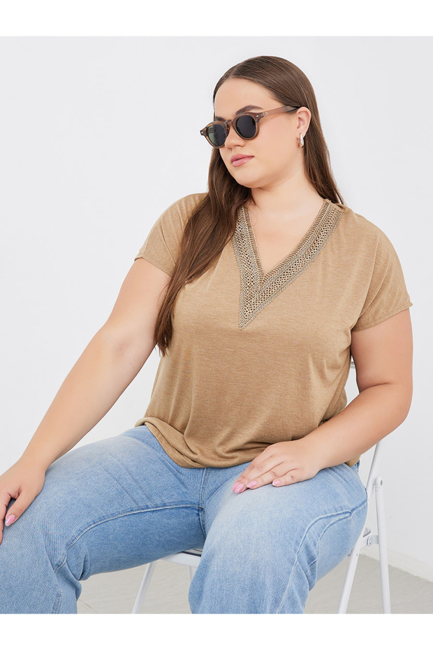 Plus Brown T-Shirt with Lace Detail