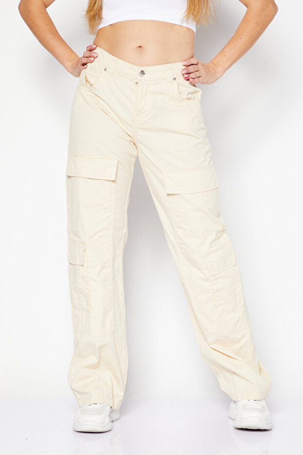 Women Wide Leg Fit Solid Cargo Pants, Beige