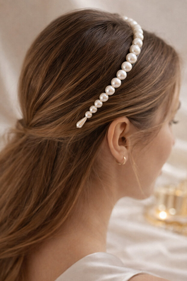 تاج من صفوف اللؤلؤ الأبيض - 4