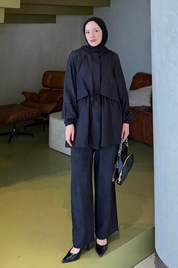 طقم بنمط الباتيك باللون الأسود - 1