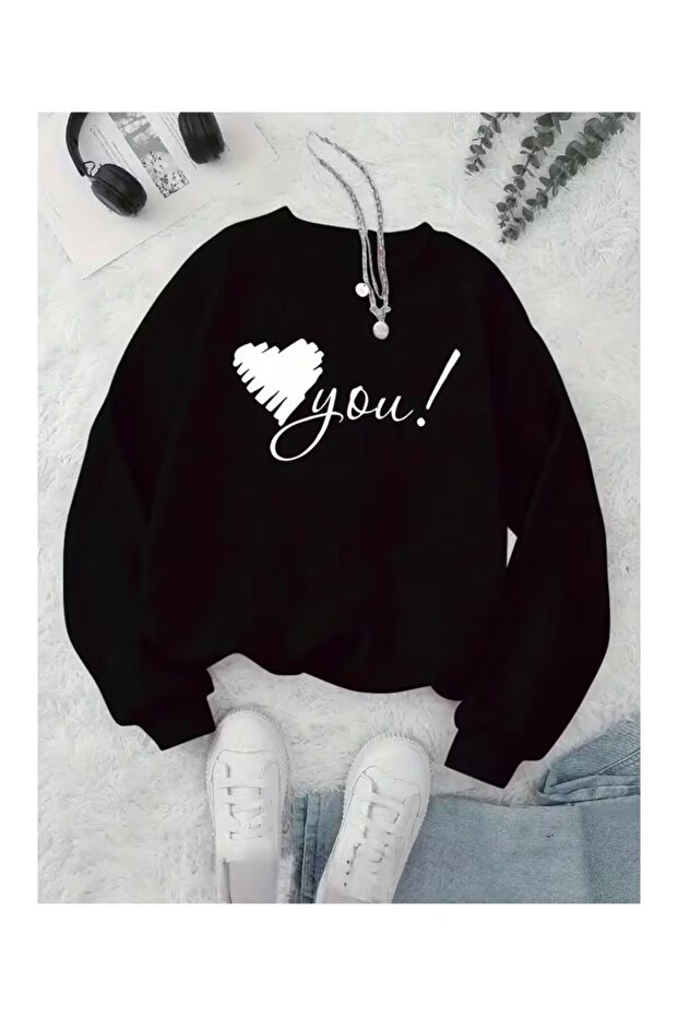 سويت شيرت مطبوع عليه Love You بياقة دائرية من خيطين