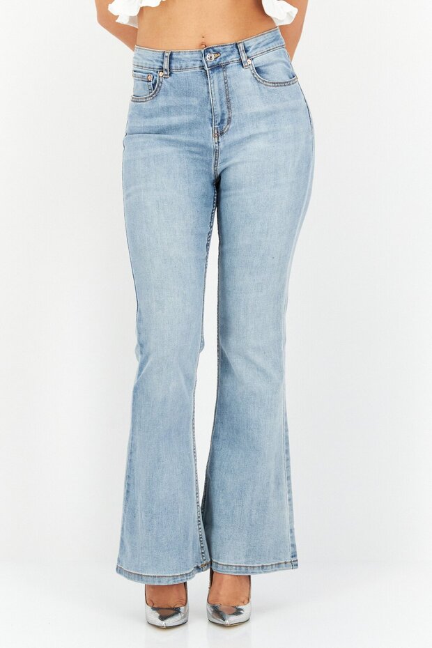 Women Flare Fit Wash Non-Stretchable Denim, Blue