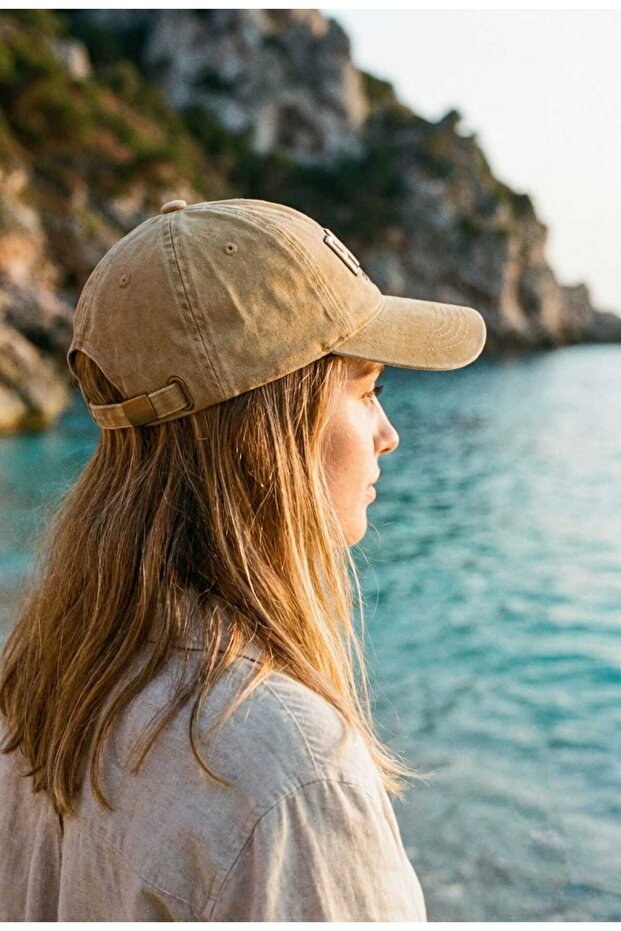Premium Embroidery Detailed Unisex Hat – Adjustable Modern Daily & Holiday Use