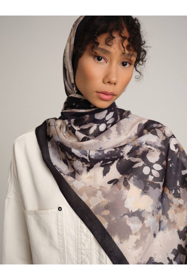 شال منقوش بورق التوموركوك من جانب واحد - أسود - 4