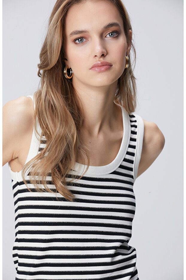 Siyah Beyaz Çizgili Örme Atlet - 2