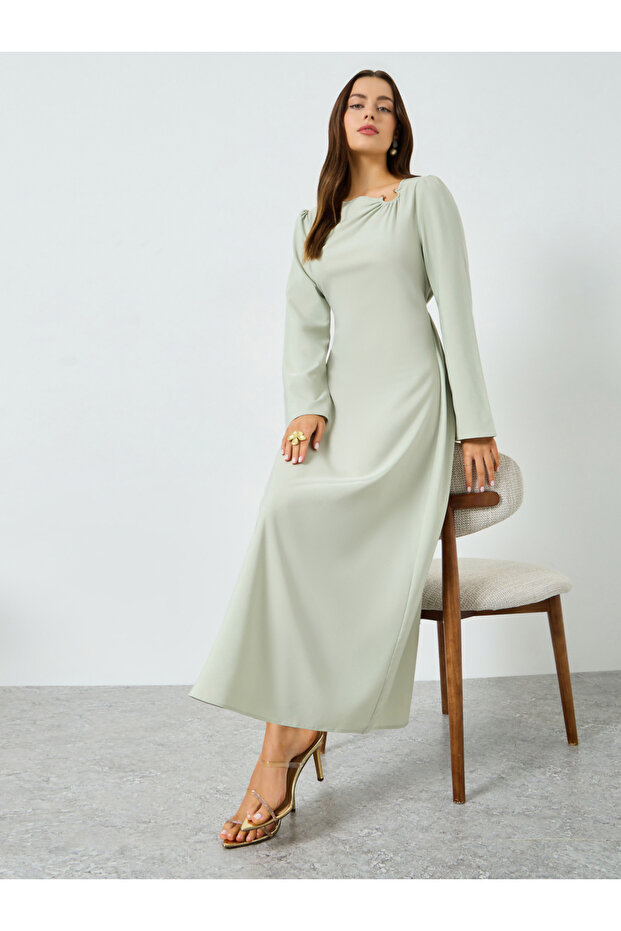 Green Asymmetric Neck Long Sleeve Maxi Dress